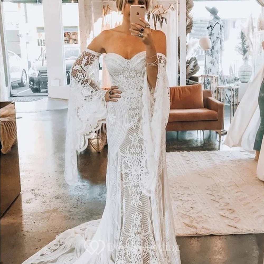 Boho Lace Off-the-shoulder Bell Long Sleeve Sheath Mermaid Wedding Dress